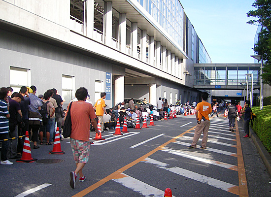 Ａホール入口前