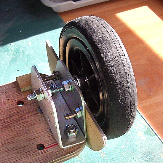 キャスター組み付け